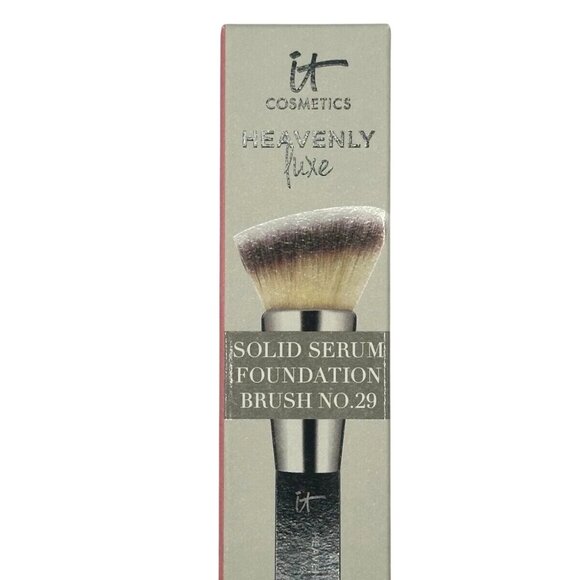 It Cosmetics Heavenly Luxe Solid Serum Foundation Brush No. 29 - Picture 2 of 5